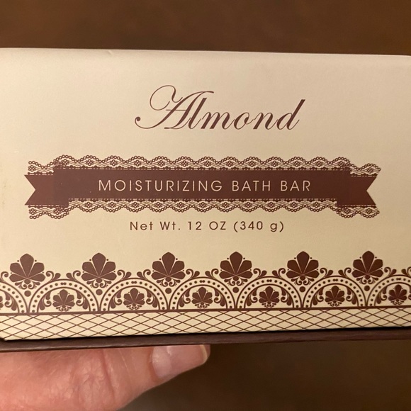 Fall River Almond Moisturizing Soap - Picture 6 of 9